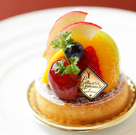 美しい庭園でゆったりと楽しめるお料理とスイーツ